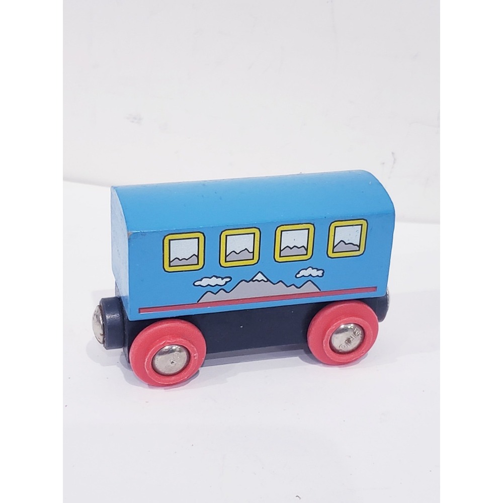 Brio World Wooden Railway Passenger Coach Train Tender